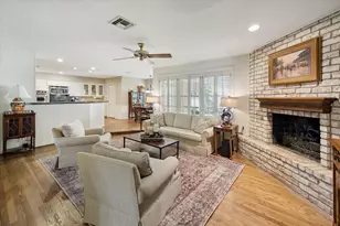 12630 Kingsride Ln, Houston, TX 77024 - Photo 11