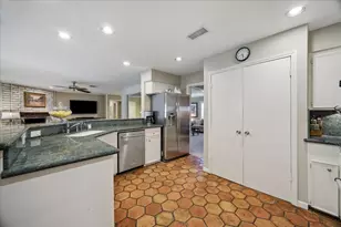 12630 Kingsride Ln, Houston, TX 77024 - Photo 17