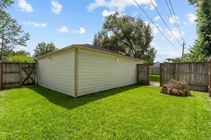 11635 Sageking Dr, Houston, TX 77089 - Photo 45