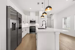 328 Neyland St, Houston, TX 77022 - Photo 7