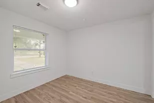 2217 Meadow Ln, La Marque, TX 77568 - Photo 11