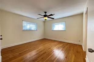 1143 Shadeland Dr, Houston, TX 77043 - Photo 11