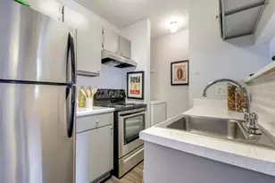 7610 Cameron Rd, Austin, TX 78752 - Photo 5