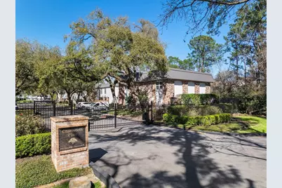 8954 Chatsworth Drive, Houston, TX 77024 - Photo 29