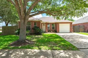 5501 Rio Sabinas St, Rosharon, TX 77583 - Photo 3
