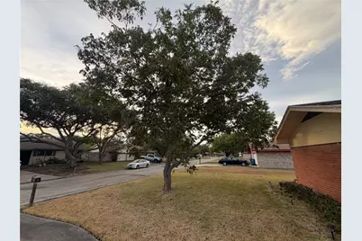 114 Linnville Drive, Port Lavaca, TX 77979 - Photo 3