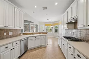 12847 Magic Falls Dr, Tomball, TX 77377 - Photo 19