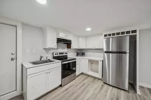 1322 Avenue L, Galveston, TX 77550 - Photo 3