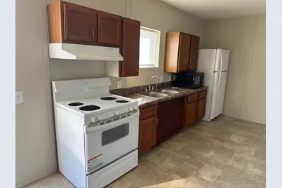 1301 Avenue A #15, Sweeny, TX 77480 - Photo 3