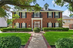 1221 Wedgewood Dr, Sugar Land, TX 77478 - Photo 1