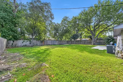 100 Inwood Lane, Highlands, TX 77562 - Photo 23