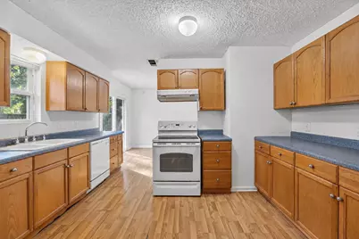 100 Inwood Lane, Highlands, TX 77562 - Photo 13