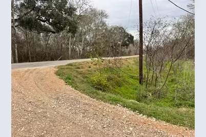 3747 County Road 611, Angleton, TX 77515 - Photo 15