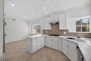 1013 Londonderry Ave, Friendswood, TX 77546 - Photo 11