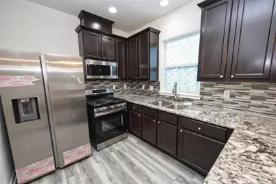 2107 54th Street, Galveston, TX 77551 - Photo 9