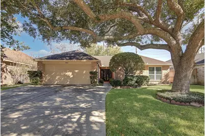 611 E Larkspur Circle, Pearland, TX 77584 - Photo 1