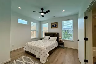 203 Danna Ln, Houston, TX 77009 - Photo 9