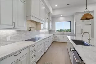 4558 Hicks Ln, Bryan, TX 77845 - Photo 11