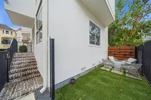 1328 W 23rd St, Houston, TX 77008 - Photo 5