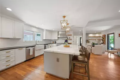 9411 Endicott Lane, Houston, TX 77096 - Photo 11