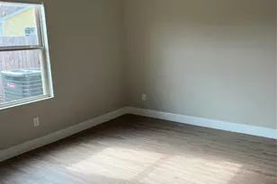 9722 Pelsey St, Houston, TX 77029 - Photo 9
