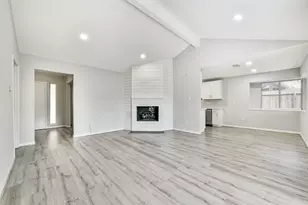 311 Stonehenge Ln, Friendswood, TX 77546 - Photo 7