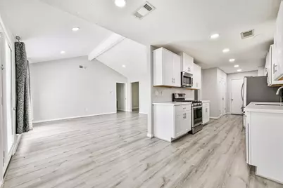 311 Stonehenge Lane, Friendswood, TX 77546 - Photo 13