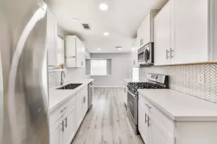 311 Stonehenge Ln, Friendswood, TX 77546 - Photo 11