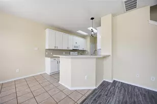 59 E Stedhill Loop, The Woodlands, TX 77384 - Photo 9