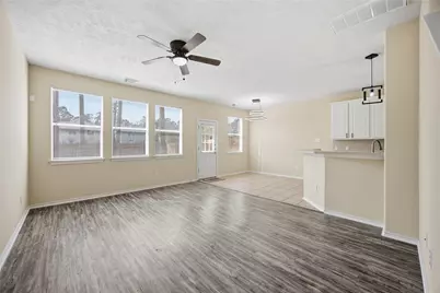 59 E Stedhill Loop, The Woodlands, TX 77384 - Photo 3