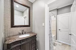 907 Enclave Lake Dr, Houston, TX 77077 - Photo 27