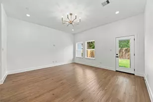 2611 Holman St, Houston, TX 77004 - Photo 9