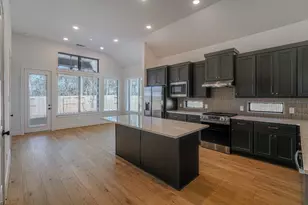 564 Tawny Rim Dr, Willis, TX 77318 - Photo 5