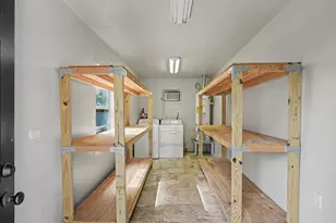 9613 Westview Dr, Houston, TX 77055 - Photo 29