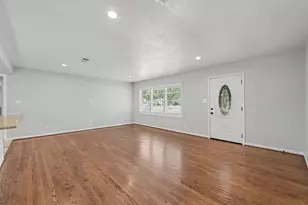 9613 Westview Dr, Houston, TX 77055 - Photo 7