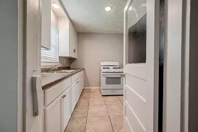 7621 Sundown Drive, Houston, TX 77028 - Photo 21