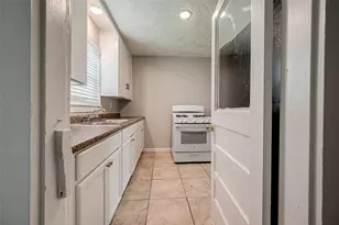 7621 Sundown Dr, Houston, TX 77028 - Photo 21