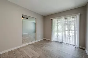 7621 Sundown Dr, Houston, TX 77028 - Photo 5