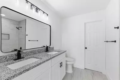 5711 Thrush Drive, Houston, TX 77033 - Photo 19