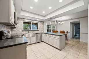 3223 Park Garden Dr, Houston, TX 77339 - Photo 11