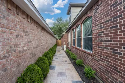 1211 Campton Court, Houston, TX 77055 - Photo 37