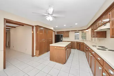 13903 Charlynn Oaks Drive, Houston, TX 77070 - Photo 9