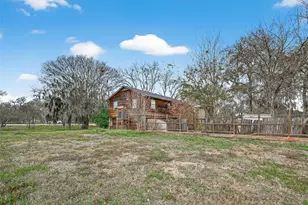 710 Pony Ln, Wallis, TX 77485 - Photo 5