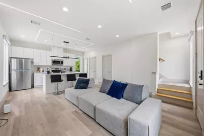 1907 Hailey Street #B, Houston, TX 77026 - Photo 9