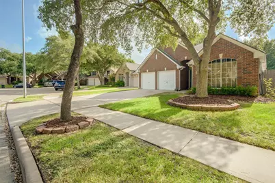 635 Avery Drive, Sugar Land, TX 77479 - Photo 3