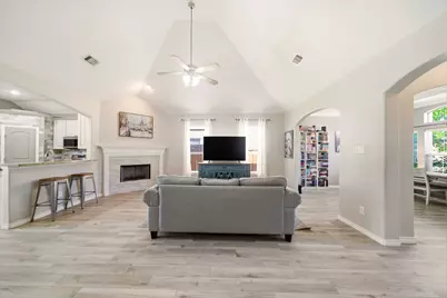 1060 Brigid Court, Dickinson, TX 77539 - Photo 5