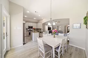 1060 Brigid Ct, Dickinson, TX 77539 - Photo 13
