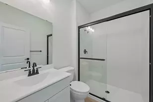 218 Dunovant Dr, Sealy, TX 77474 - Photo 5