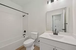 218 Dunovant Dr, Sealy, TX 77474 - Photo 17
