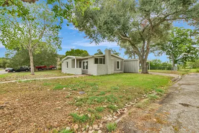 611 Sarah Street, Edna, TX 77957 - Photo 5